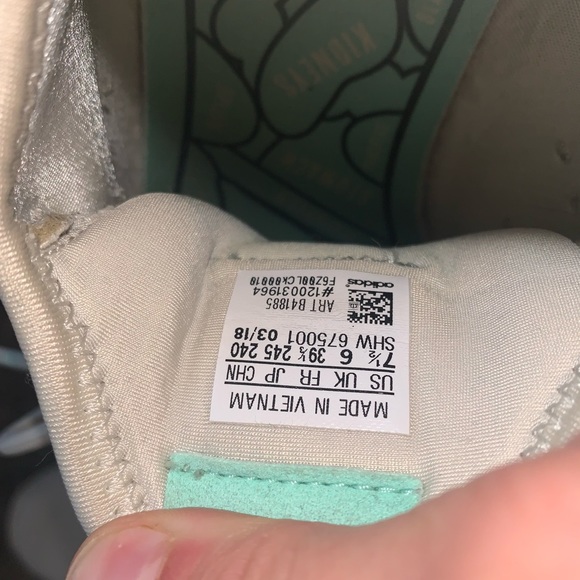 Adidas pharrel Williams - Picture 3 of 3